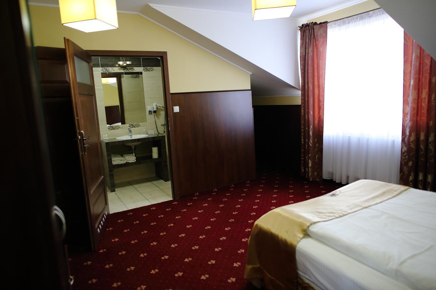 Hotel Kalchem Brzozie Bagian luar foto