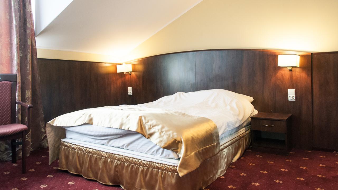 Hotel Kalchem Brzozie Bagian luar foto